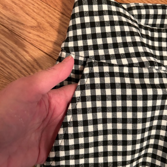 Black and white gingham patterned skort. - Picture 4 of 7